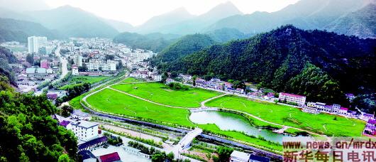 秦岭深处一个“零工业”县的富民策